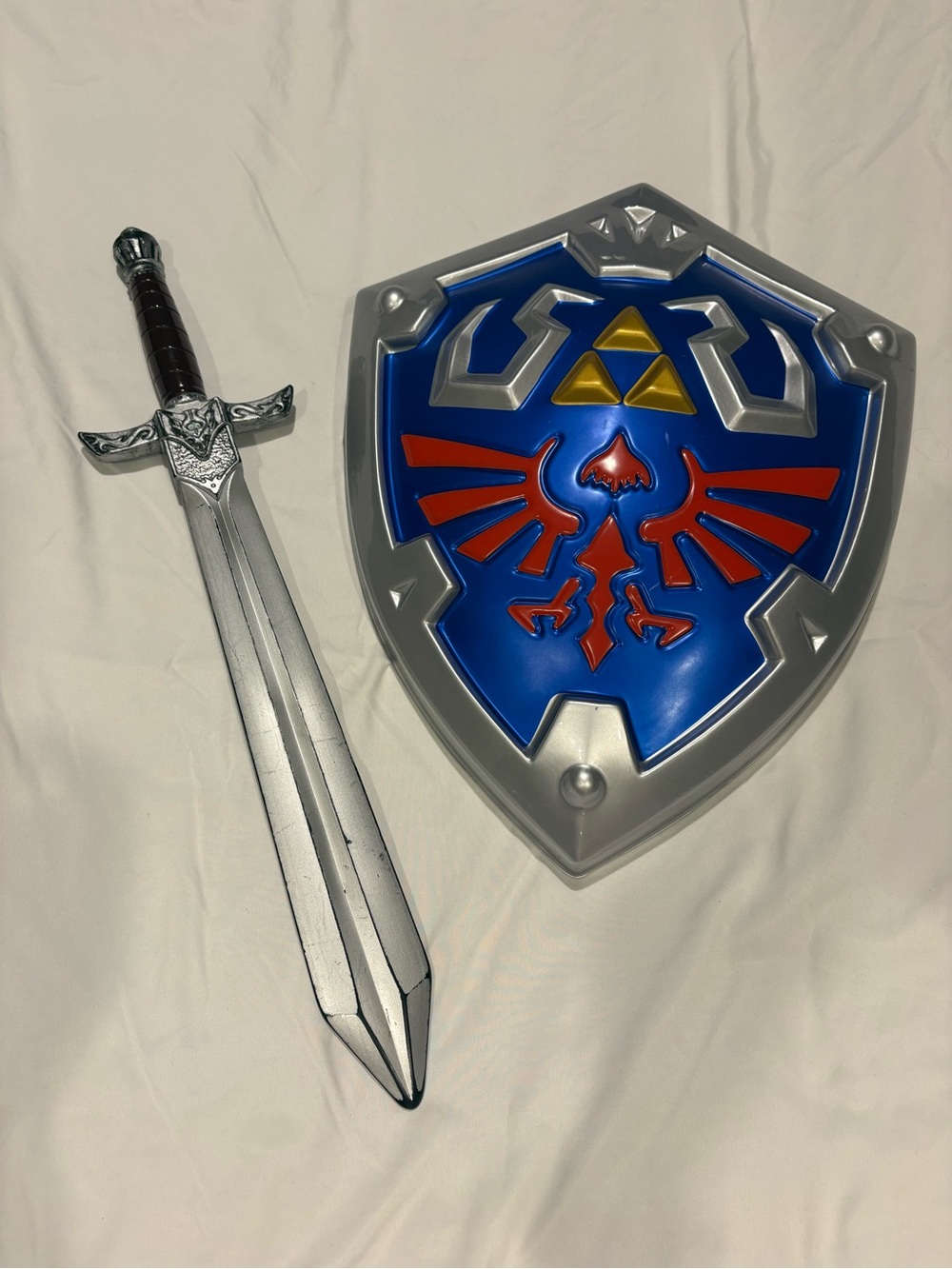 Legend of Zelda Link Hylian Shield and Master Sword Replica Set -
